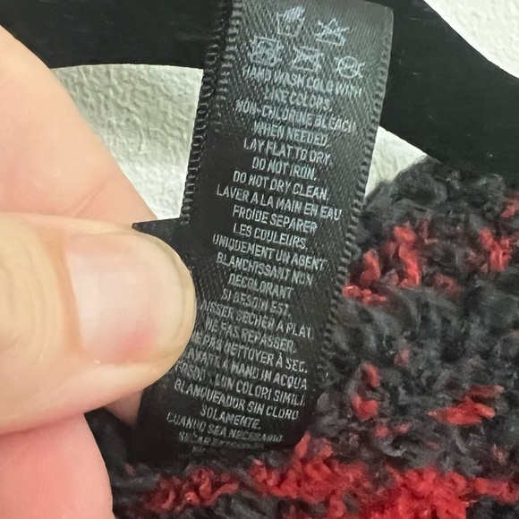 Skims Cozy Knit Buffalo Plaid Crewneck Pullover - Picture 13 of 13